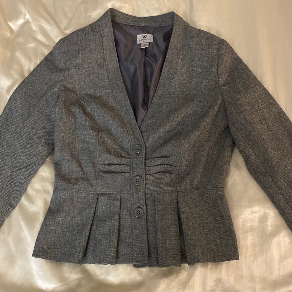 Gray pleated blazer
